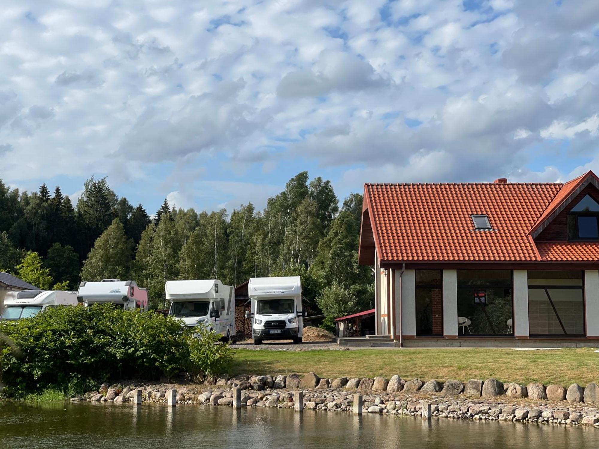 Hotel Jurvinge Zadvainai Esterno foto